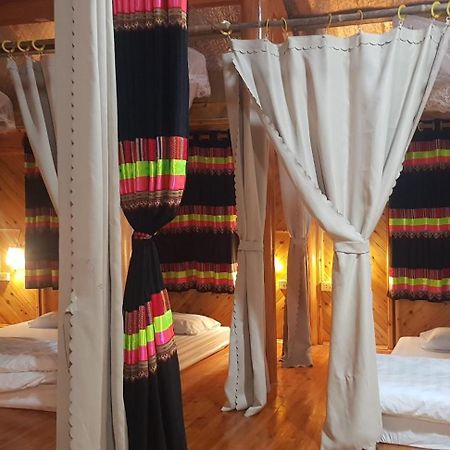 Bac Ha Threeland Homestay Bagian luar foto