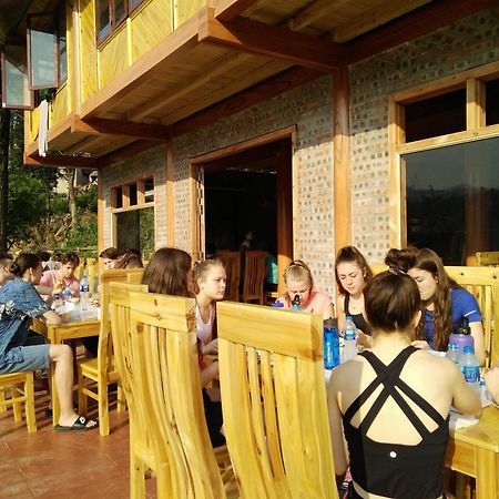 Bac Ha Threeland Homestay Bagian luar foto