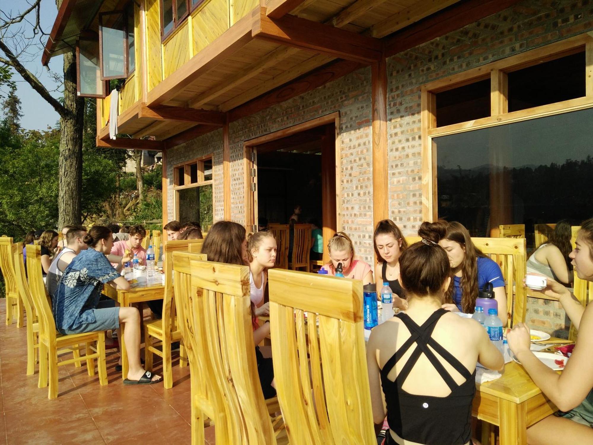 Bac Ha Threeland Homestay Bagian luar foto