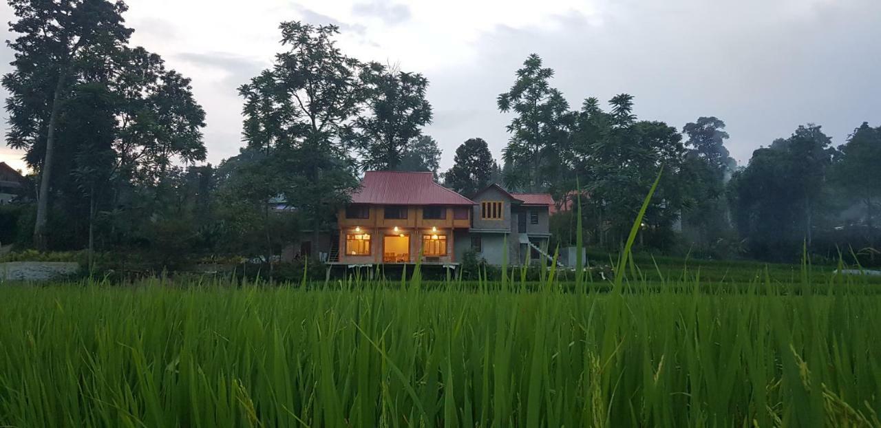 Bac Ha Threeland Homestay Bagian luar foto